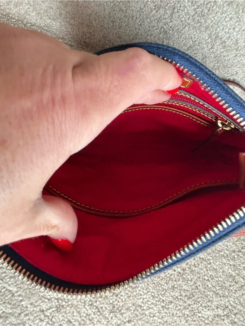 Dooney & Bourke compact dooney